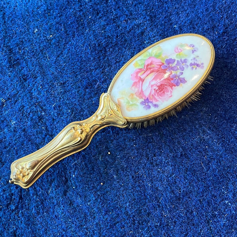 Victorian era hairbrush with painted enamel 🌟